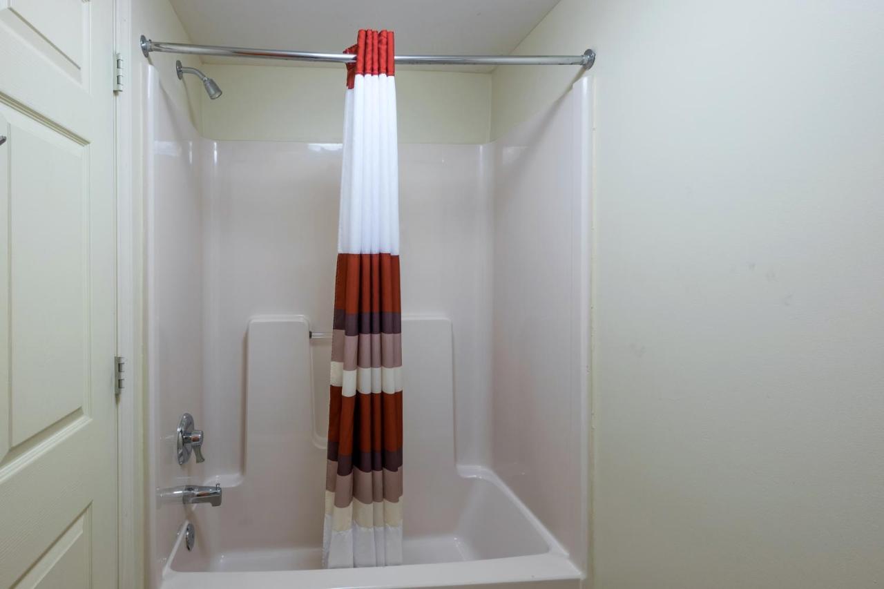 Red Roof Inn Hendersonville Εξωτερικό φωτογραφία