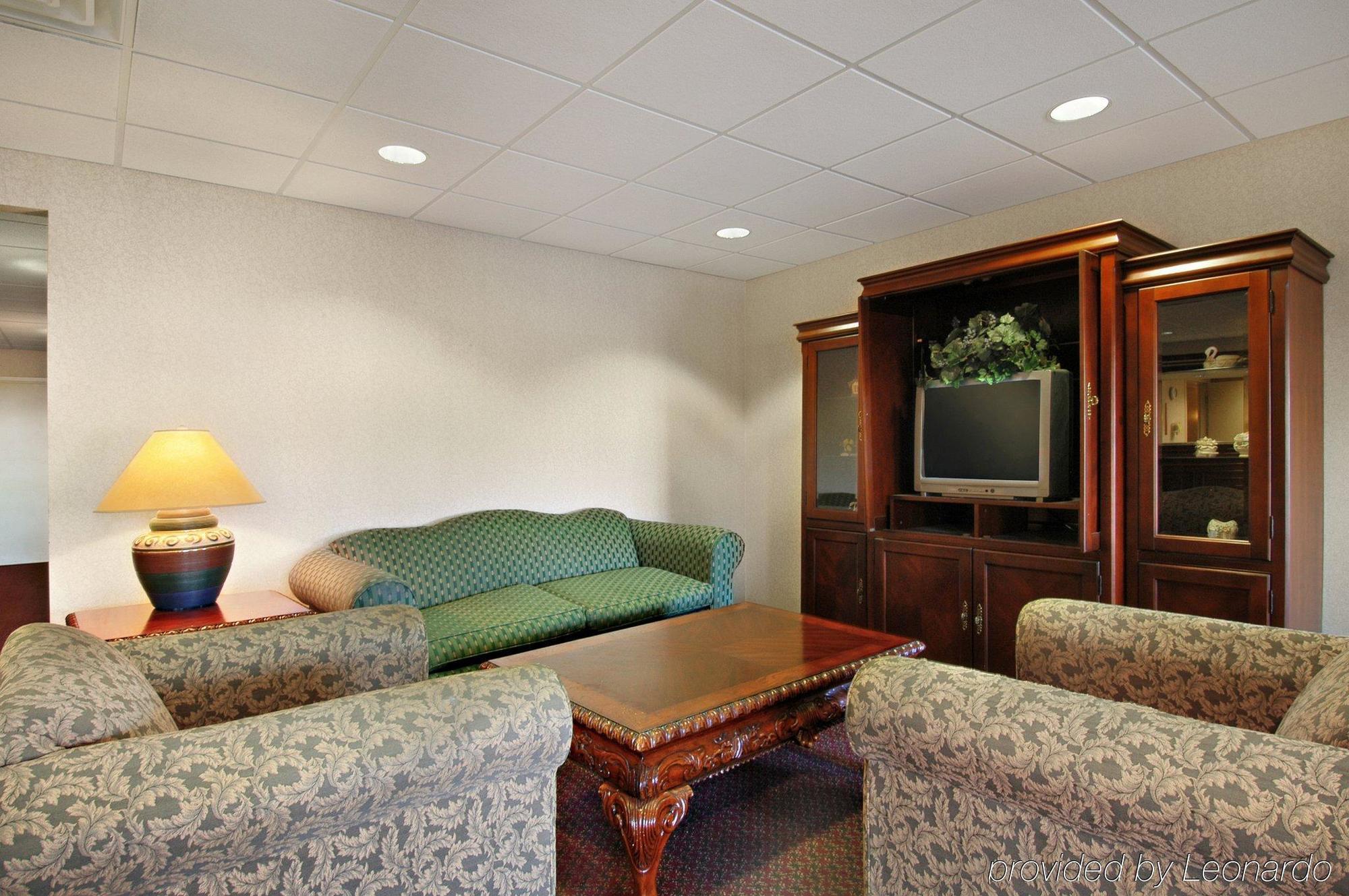 Red Roof Inn Hendersonville Εξωτερικό φωτογραφία